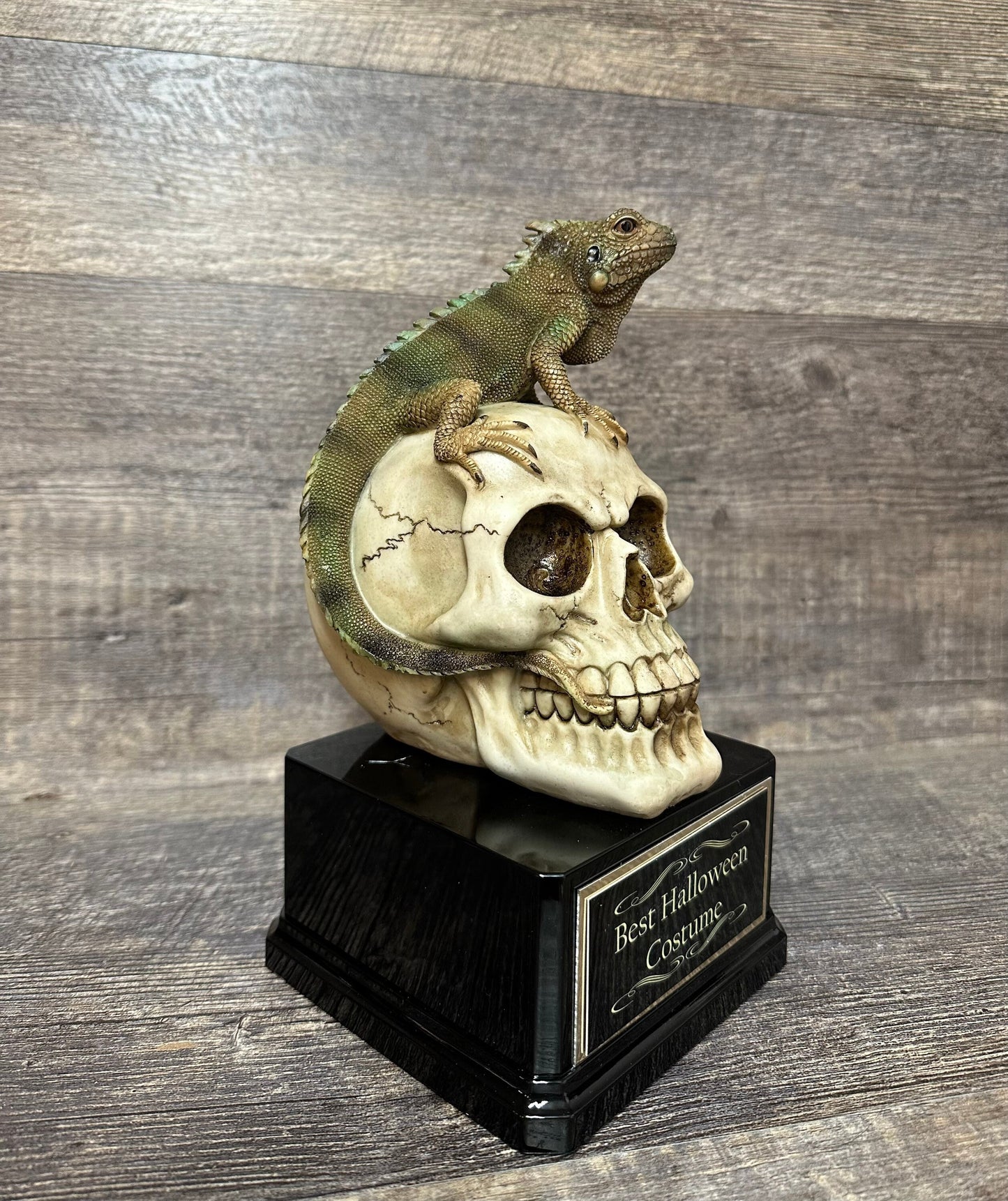 Halloween Trophy Iguana Skull Costume Contest Winner Lizard Scariest Costume Pumpkin Carving Halloween Party Decor Dia De Los Muertos