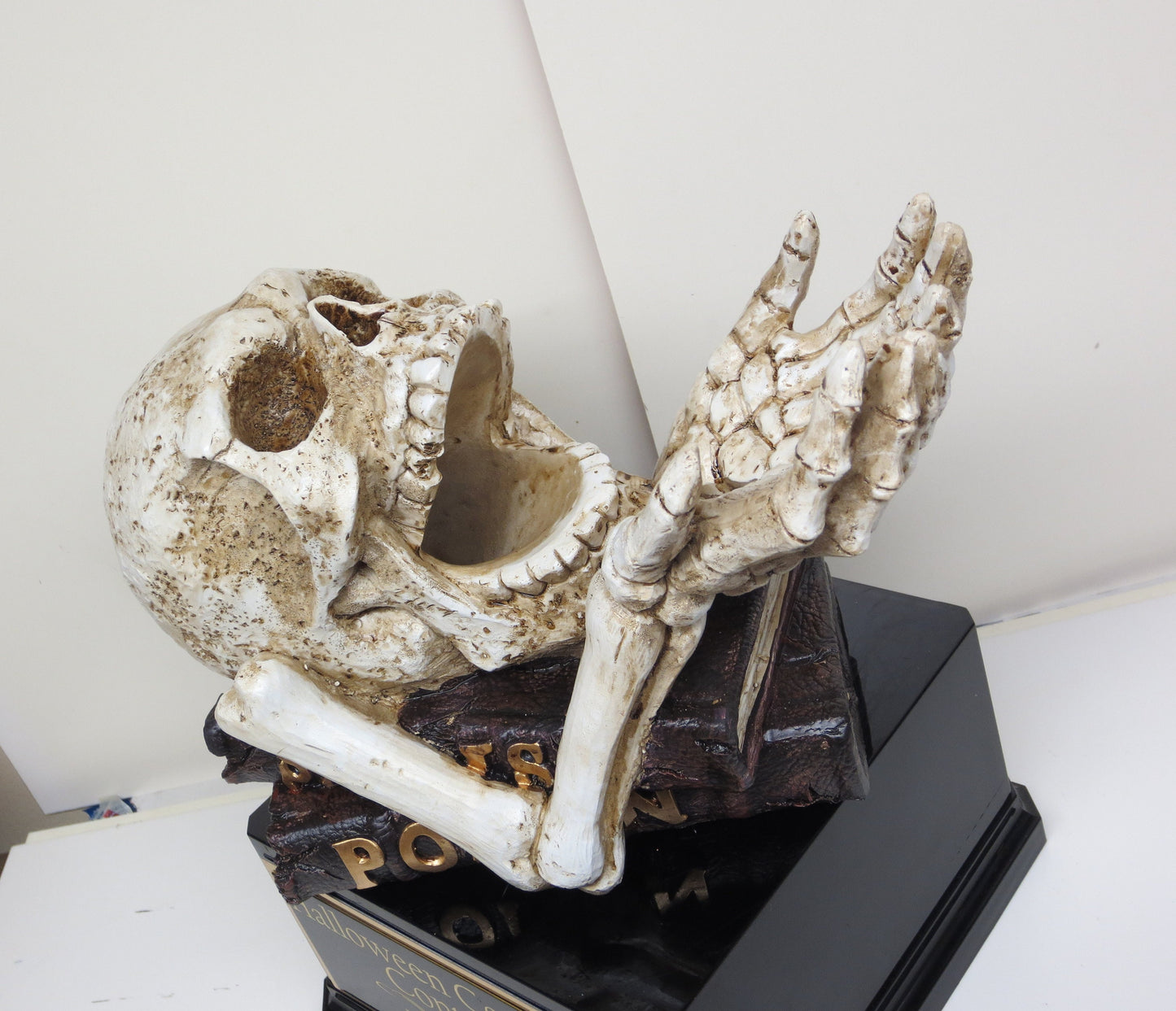 Halloween Trophy Skeleton Scariest Costume Contest Best Costume WINE HOLDER Dia De Los Muertos Pumpkin Carving Dead Pool Halloween Decor