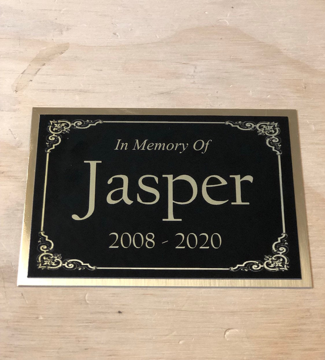 Dog Urn Custom Engraved Name Plate for Cremation Urn Cat Urn Pet Urn Black/Gold Personalized Engraved Name Plaque Name Plate Memorial Plaque