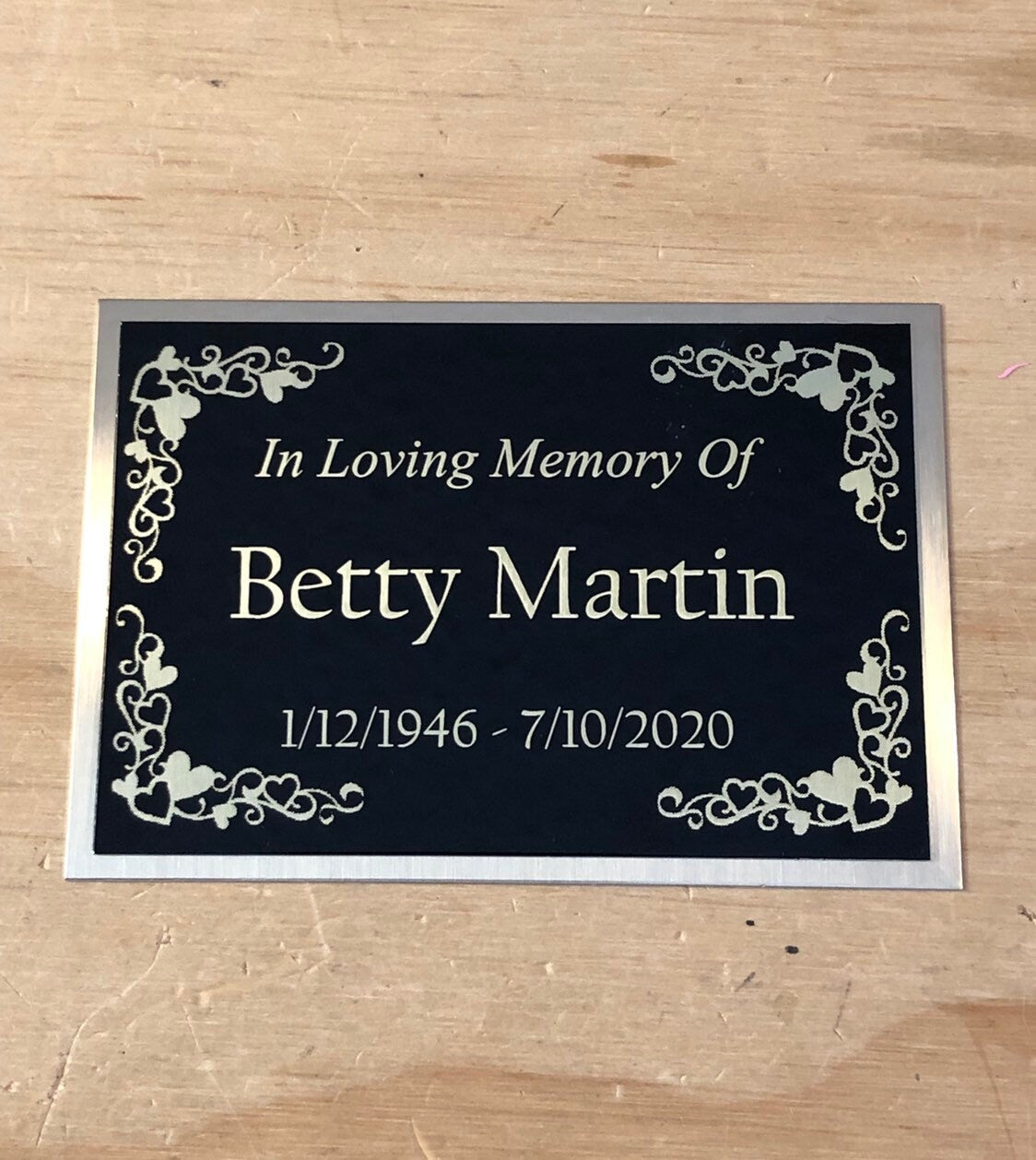 Memorial Urn Plaque Custom Engraved Name Plate Cremation Urn HEART BOARDER In Loving Memory of Black/Gold Back Engraved Urn Name Plate