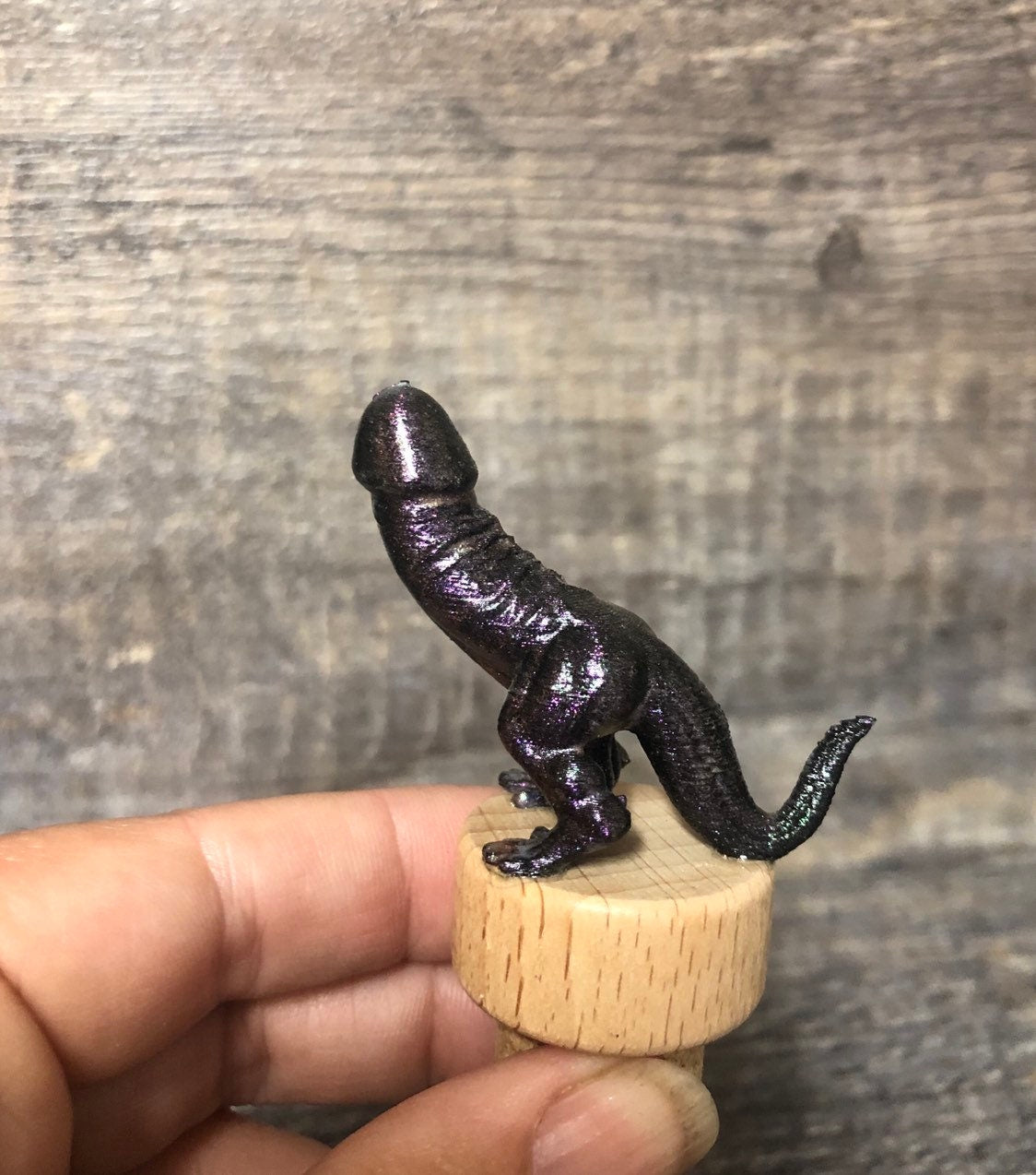 Color Shift DICKASAURUS Funny Wine Stopper Iridescent Oil Slick Novelty Bottle Cork Wine Stopper Gag Gift Wine Lover Christmas Birthday Gift