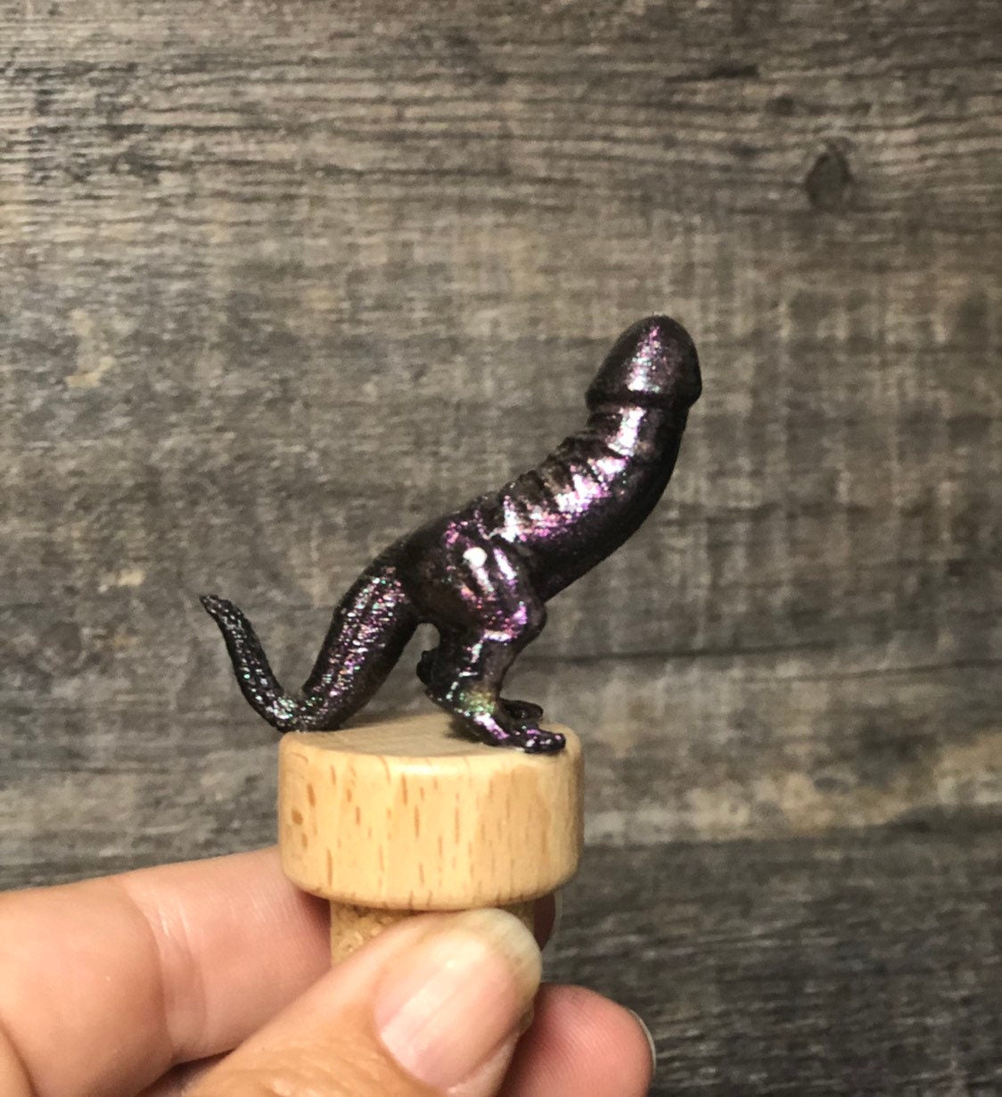 Color Shift DICKASAURUS Funny Wine Stopper Iridescent Oil Slick Novelty Bottle Cork Wine Stopper Gag Gift Wine Lover Christmas Birthday Gift