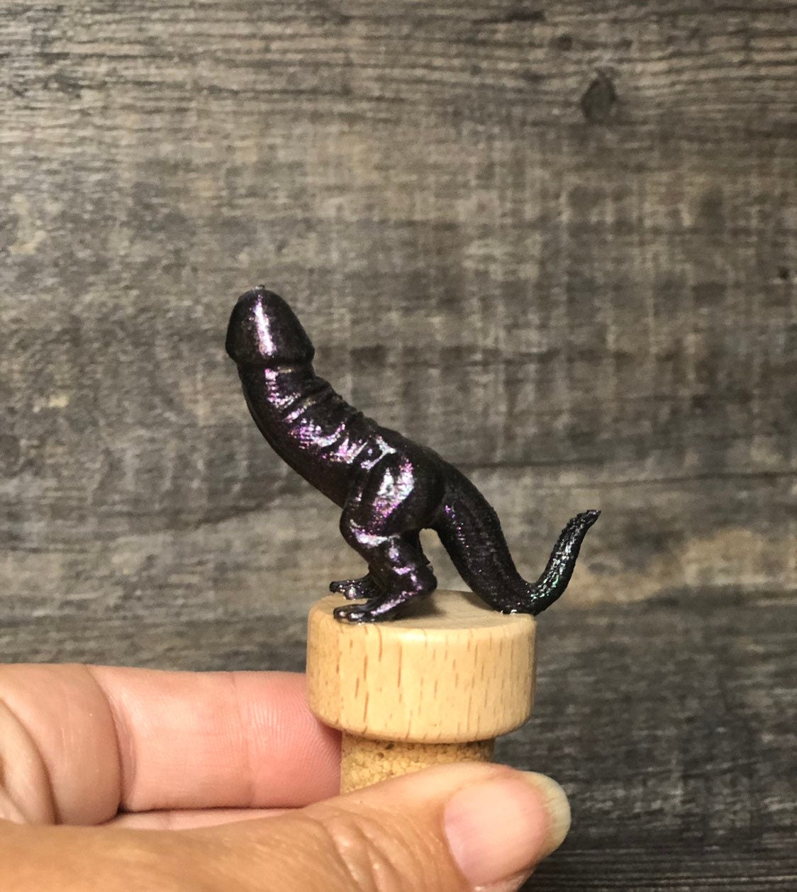 Color Shift DICKASAURUS Funny Wine Stopper Iridescent Oil Slick Novelty Bottle Cork Wine Stopper Gag Gift Wine Lover Christmas Birthday Gift
