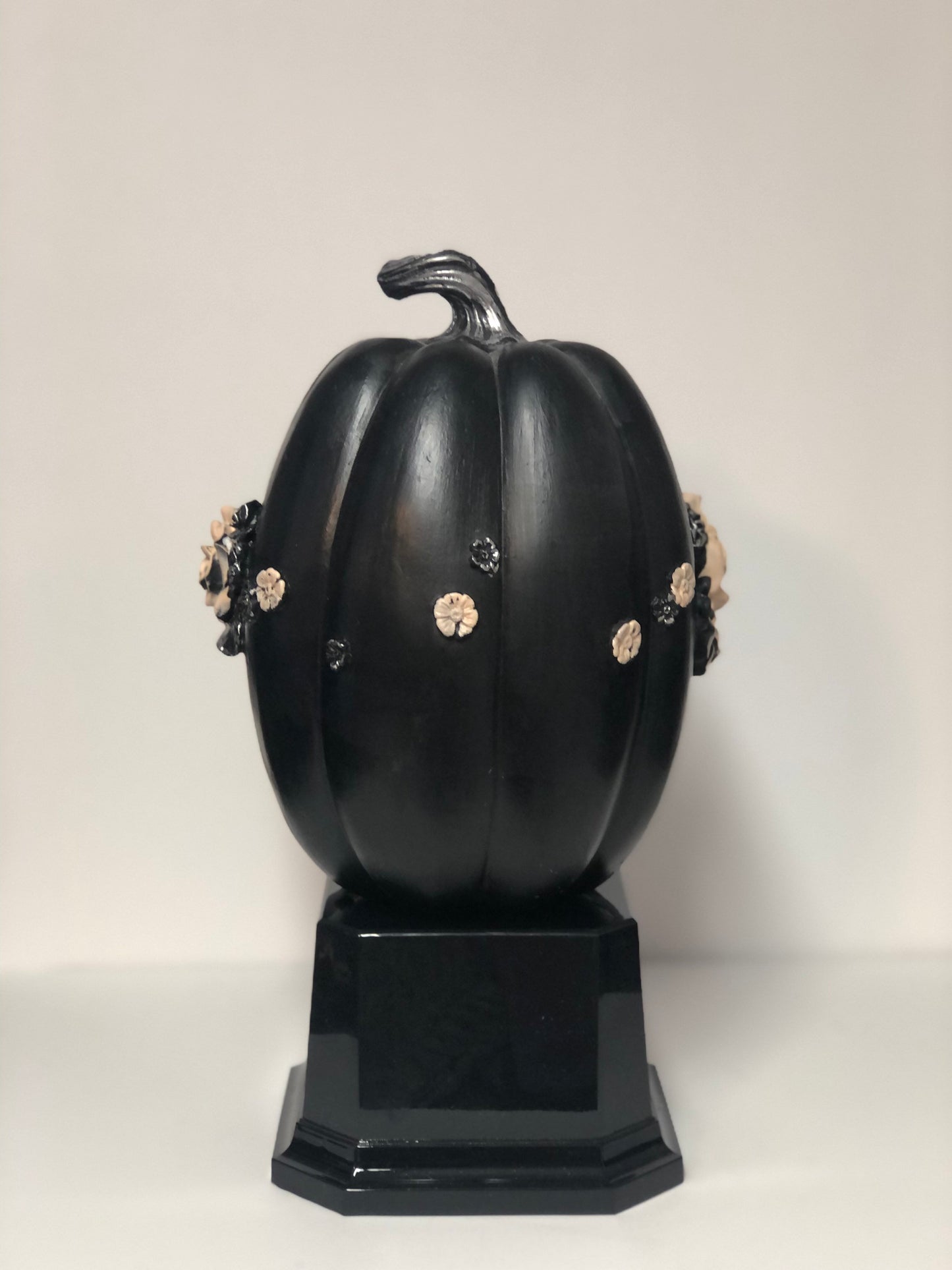 Halloween Wedding Trophy Black Pink & Silver Elegant Floral Pumpkin Table Centerpiece Costume Contest Hallowedding Wedding Halloween Decor