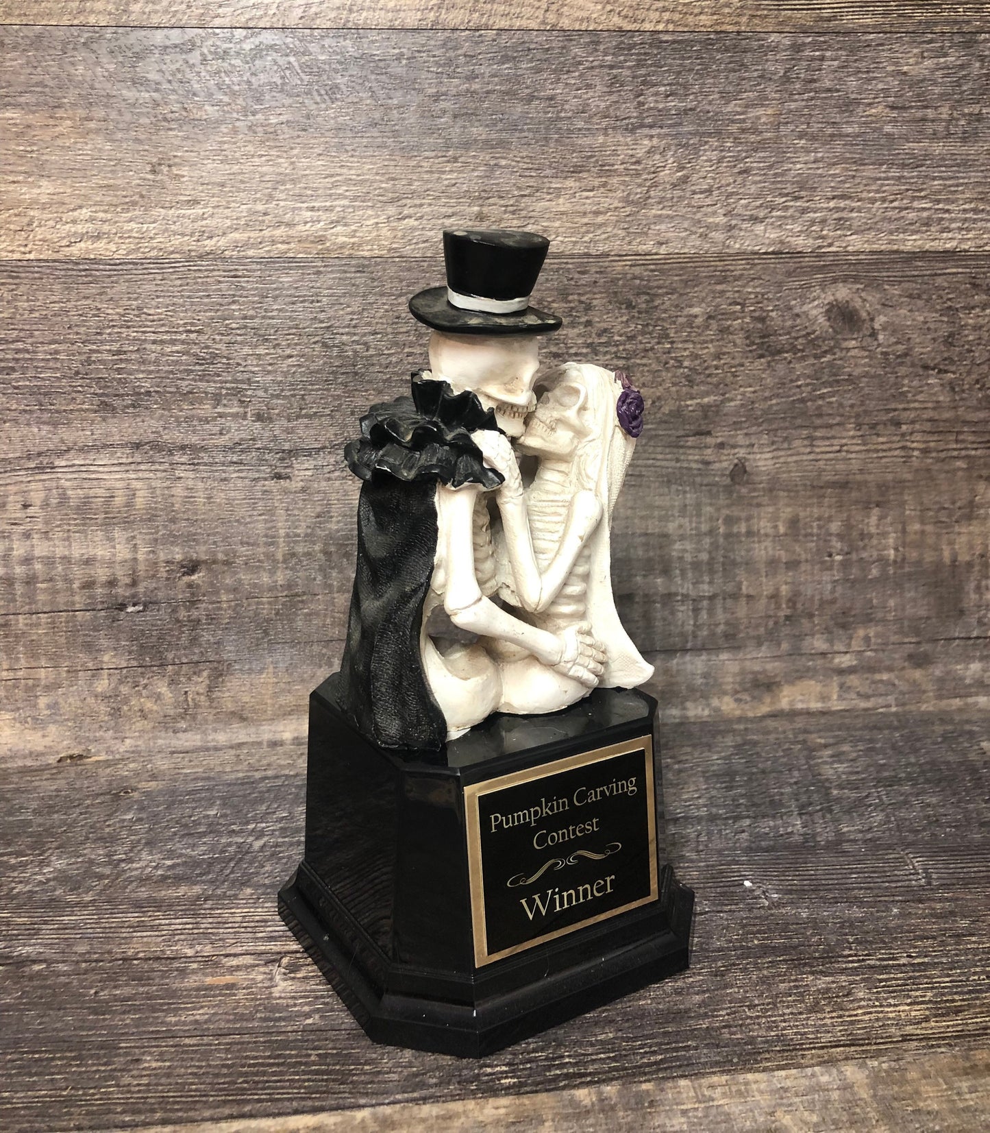 Halloween Trophy Couple Costume Contest Winner Skeleton Kissing Couple Dia De Los Muertos Winner Couples Trophies Halloween Decor Skull