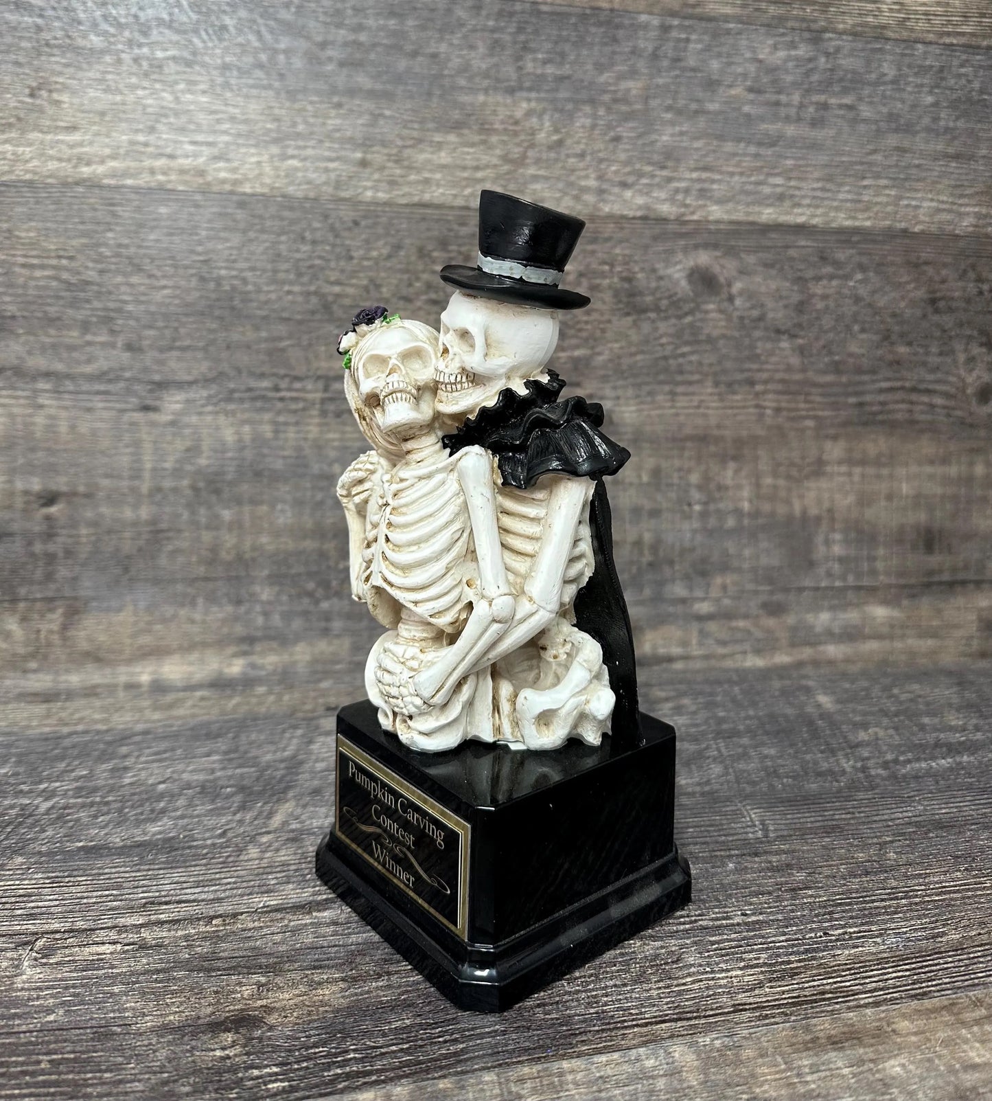 Halloween Trophy Couple Costume Contest Winner Skeleton Kissing Couple Dia De Los Muertos Winner Couples Trophies Halloween Decor Skull