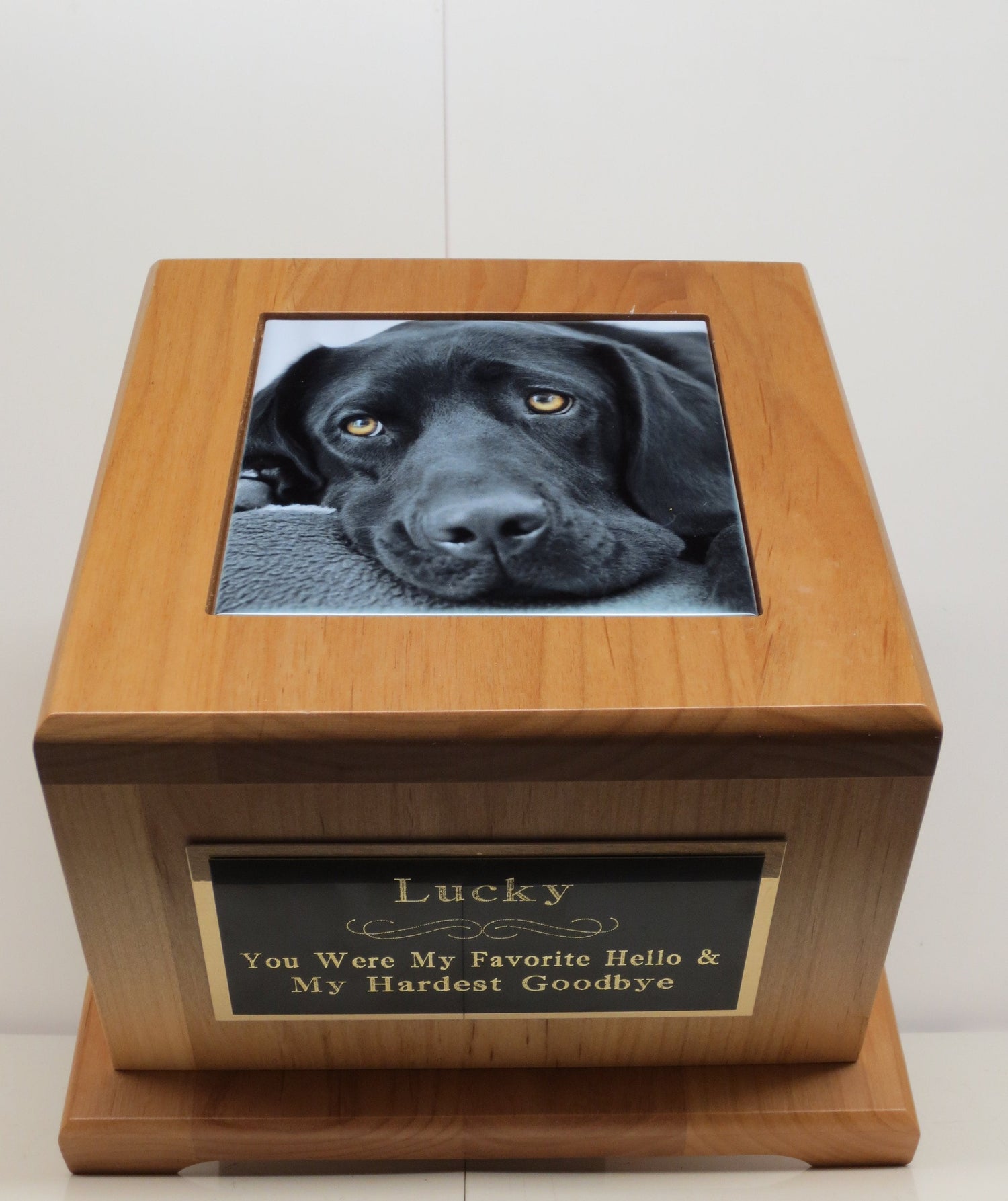 Pet Urn Dog Urn Pet Memorial Keepsake Cremation Urn Custom Photo Tile & Personalized Black Tag Beautiful Red Alder Large Dog Up To 100lb