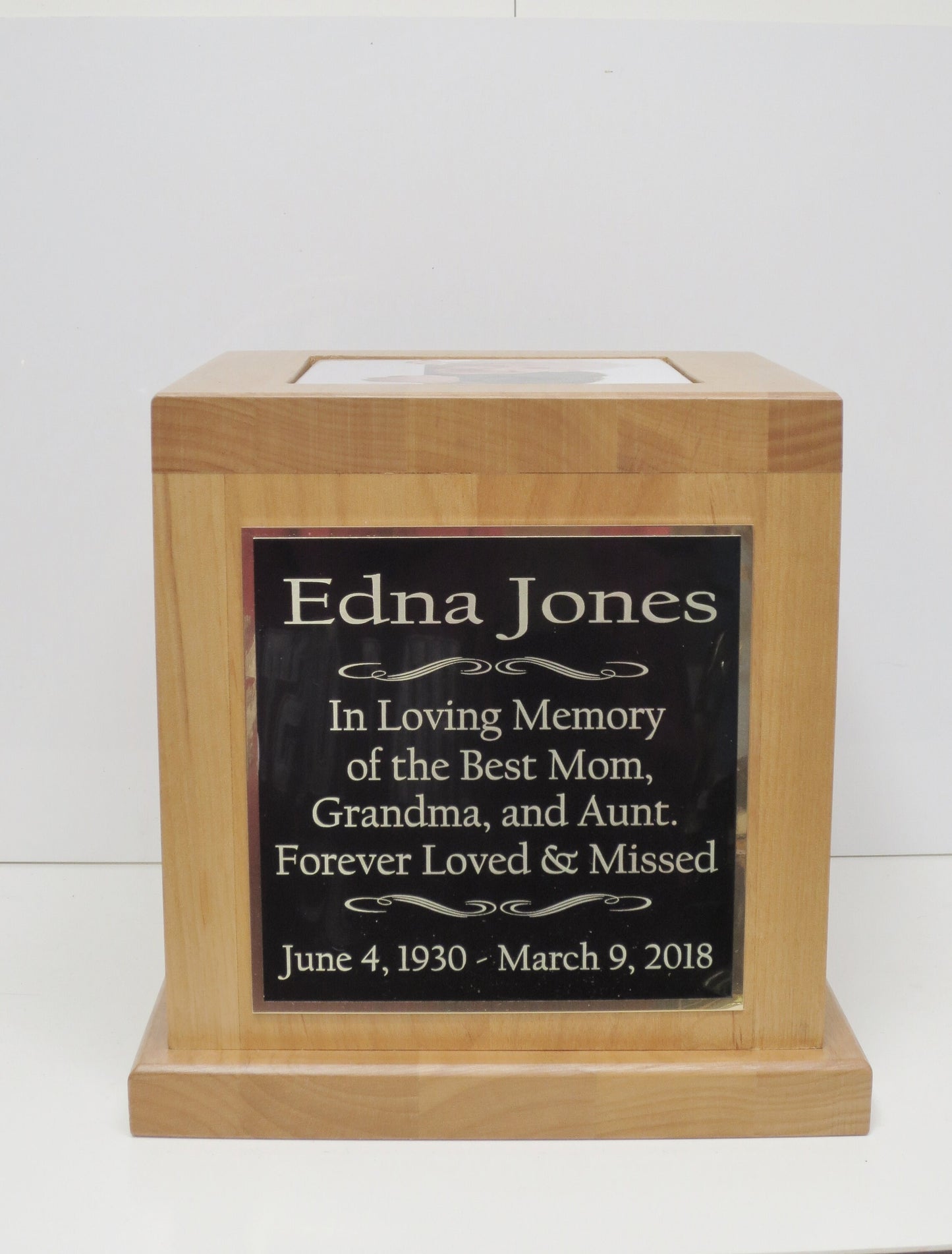 Cremation Urn Funeral Memorial Human Custom Tile Photo & Personalized Engraved Tag Memorial Keepsake Red Alder Human Holds Upto 150 lb