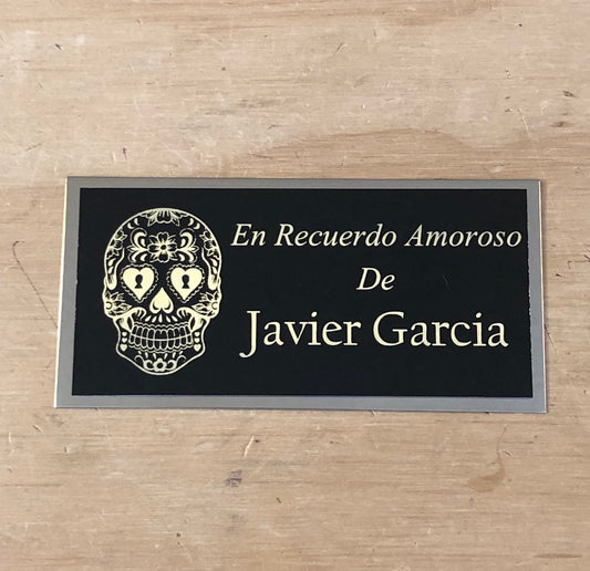 Custom Engraved Name Plate Sugar Skull En Recuerdo Amoroso Dia De Los Muertos Cremation Urn Memorial Plaque Black/Gold Name Plate Plaque