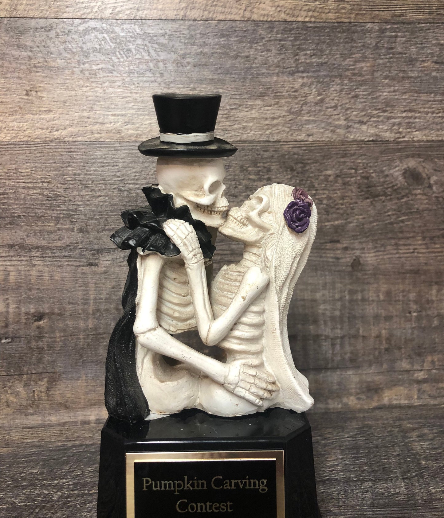Halloween Trophy Couple Costume Contest Winner Skeleton Kissing Couple Dia De Los Muertos Winner Couples Trophies Halloween Decor Skull