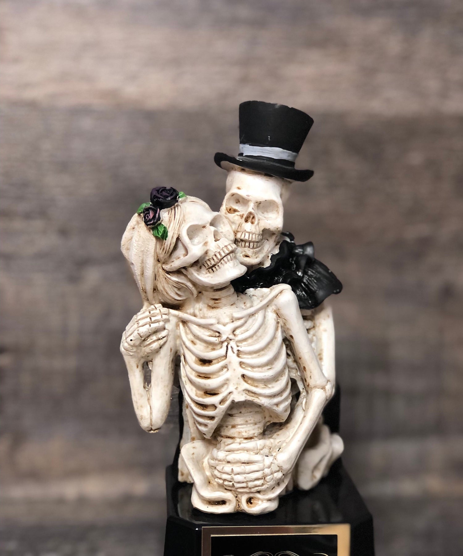 Halloween Trophy Couple Costume Contest Winner Skeleton Kissing Couple Dia De Los Muertos Winner Couples Trophies Halloween Decor Skull